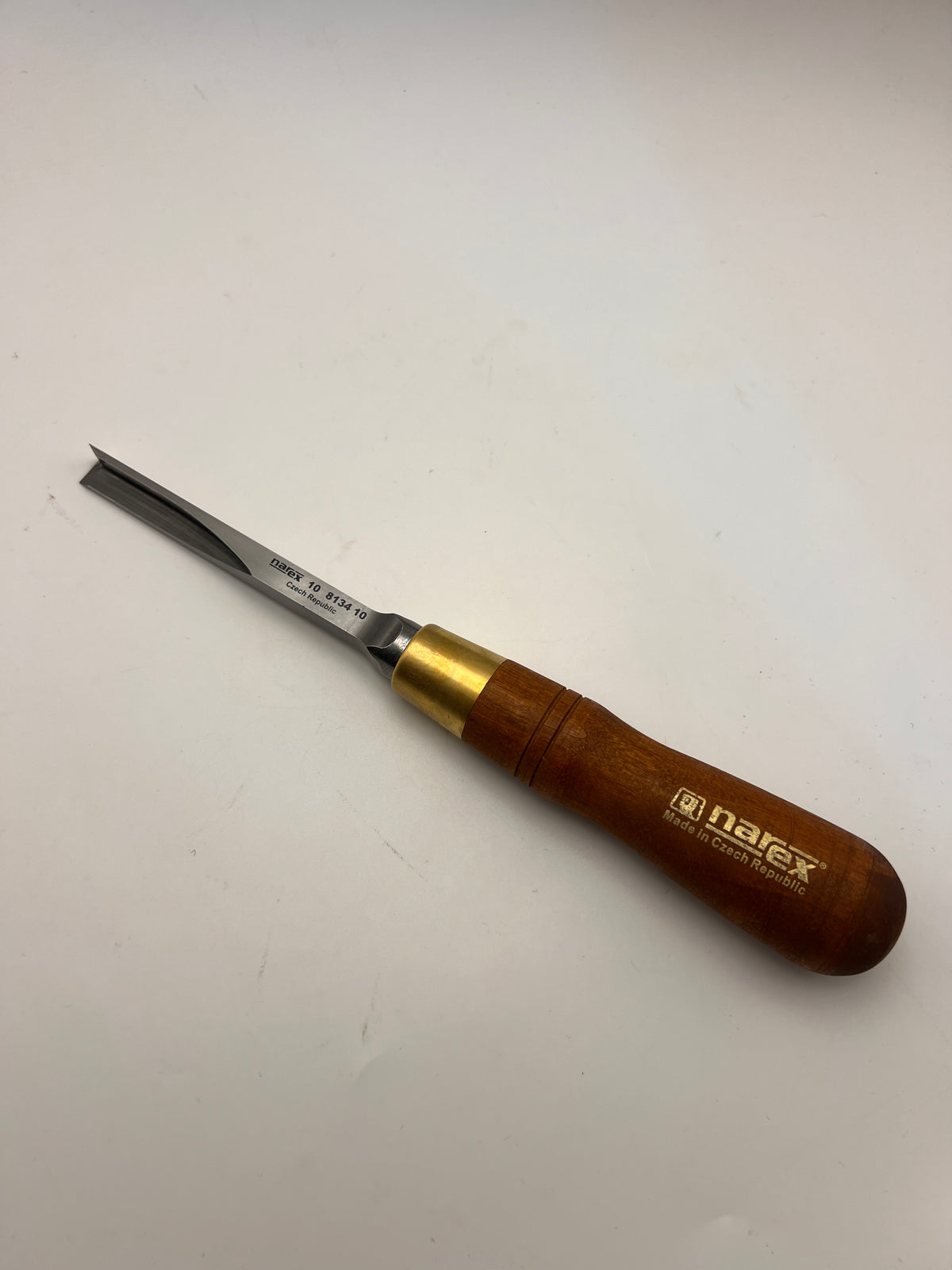Small Corner Chisel Narex Premium Corner Chisel - 10mm – Deep Sea Timber